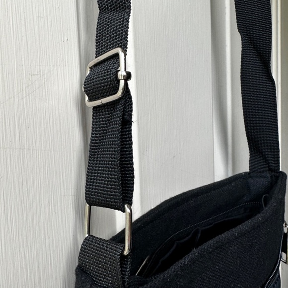 Dreams Black Canvas print Unicorn front adjustable strap Crossbody Bag. - Picture 6 of 12